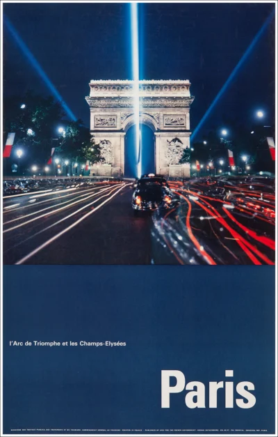 Paris, l'Arc de Triomphe et les Champs Elysées / Jaguar Mk II
