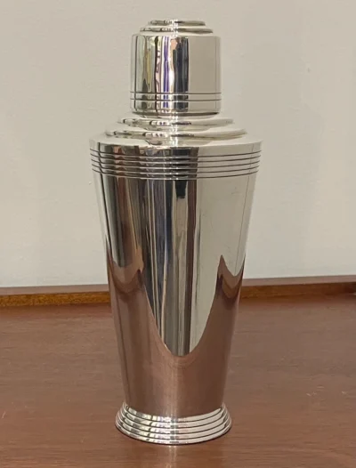 Shaker Art Déco per cocktails, design di Keith Murray (Mappin & Webb, London)