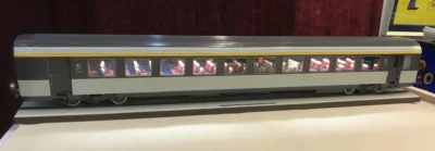 Modello statico per agenzie di viaggio, in scala 1:20 di carrozza ferroviaria tipo “Corail” ferrovie francesi SNCF